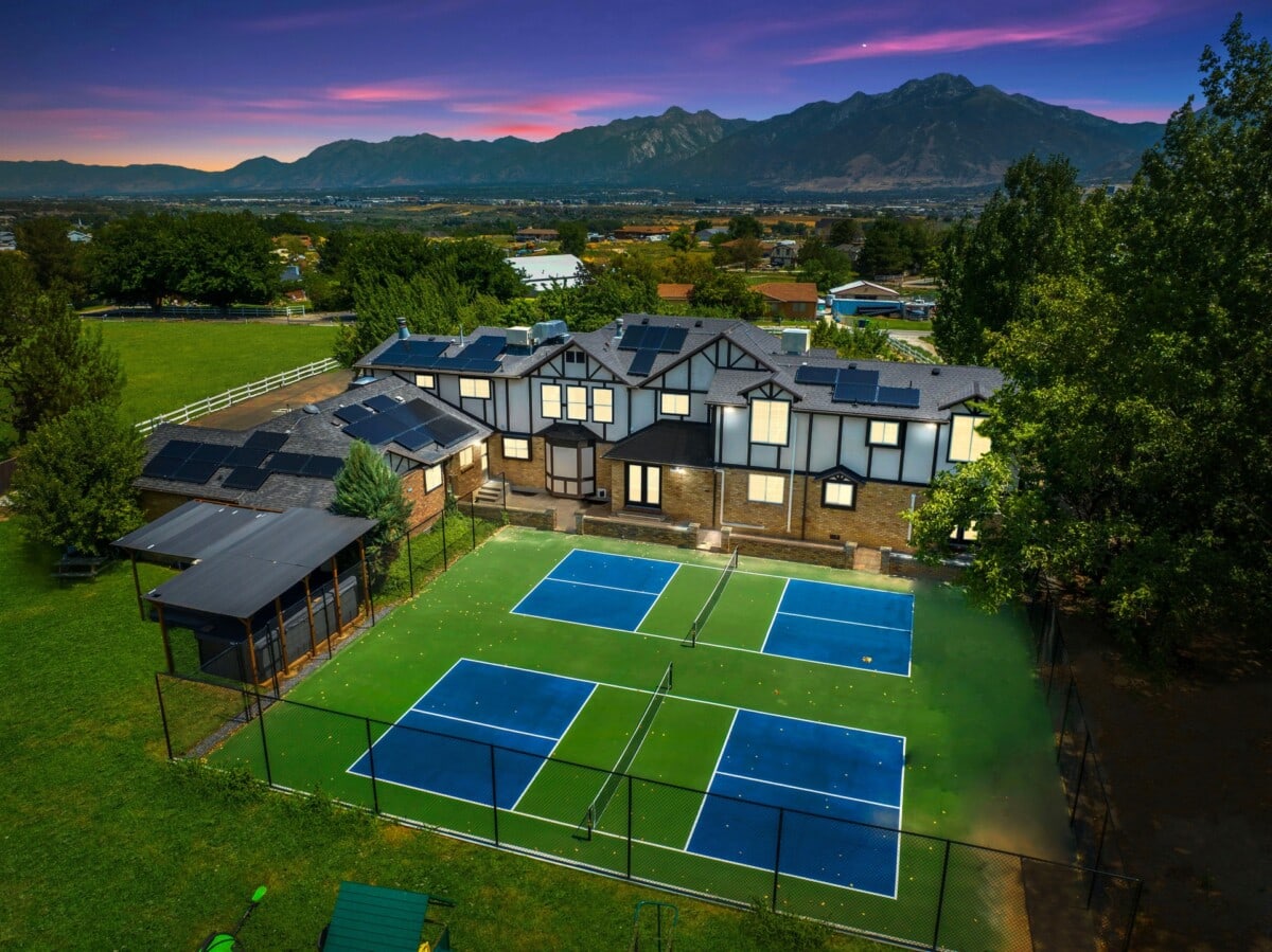 luxury redfin listing 1890 W Rock Hollow Rd S,Bluffdale, UT