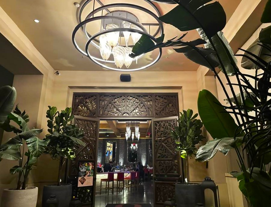 Main entrance at Red O's La Jolla