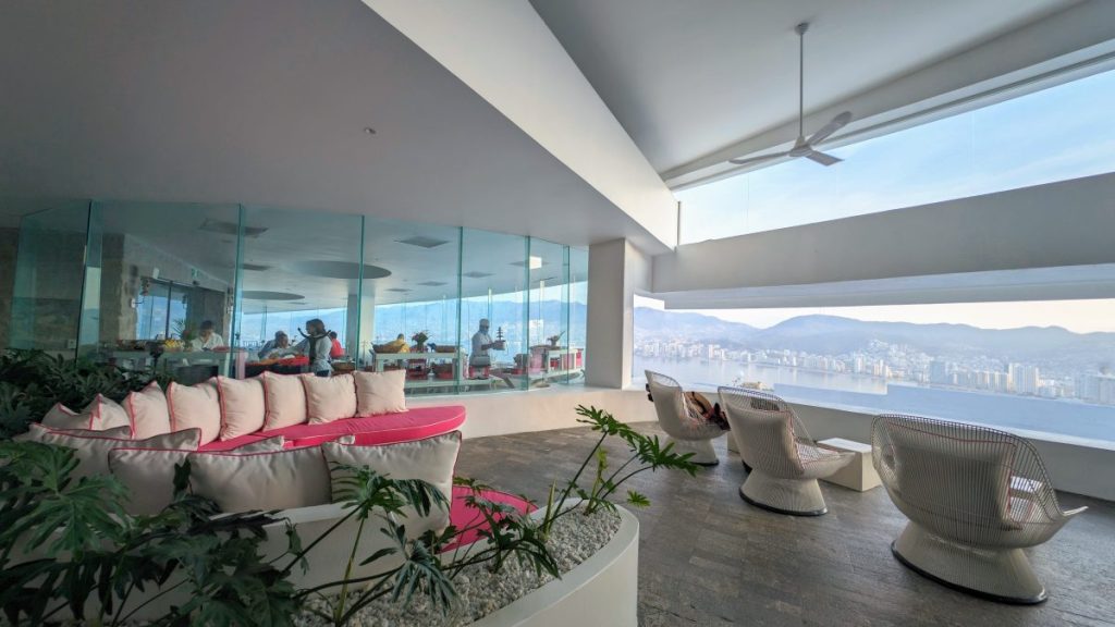 Breakfast room at Las Brisas Acapulco