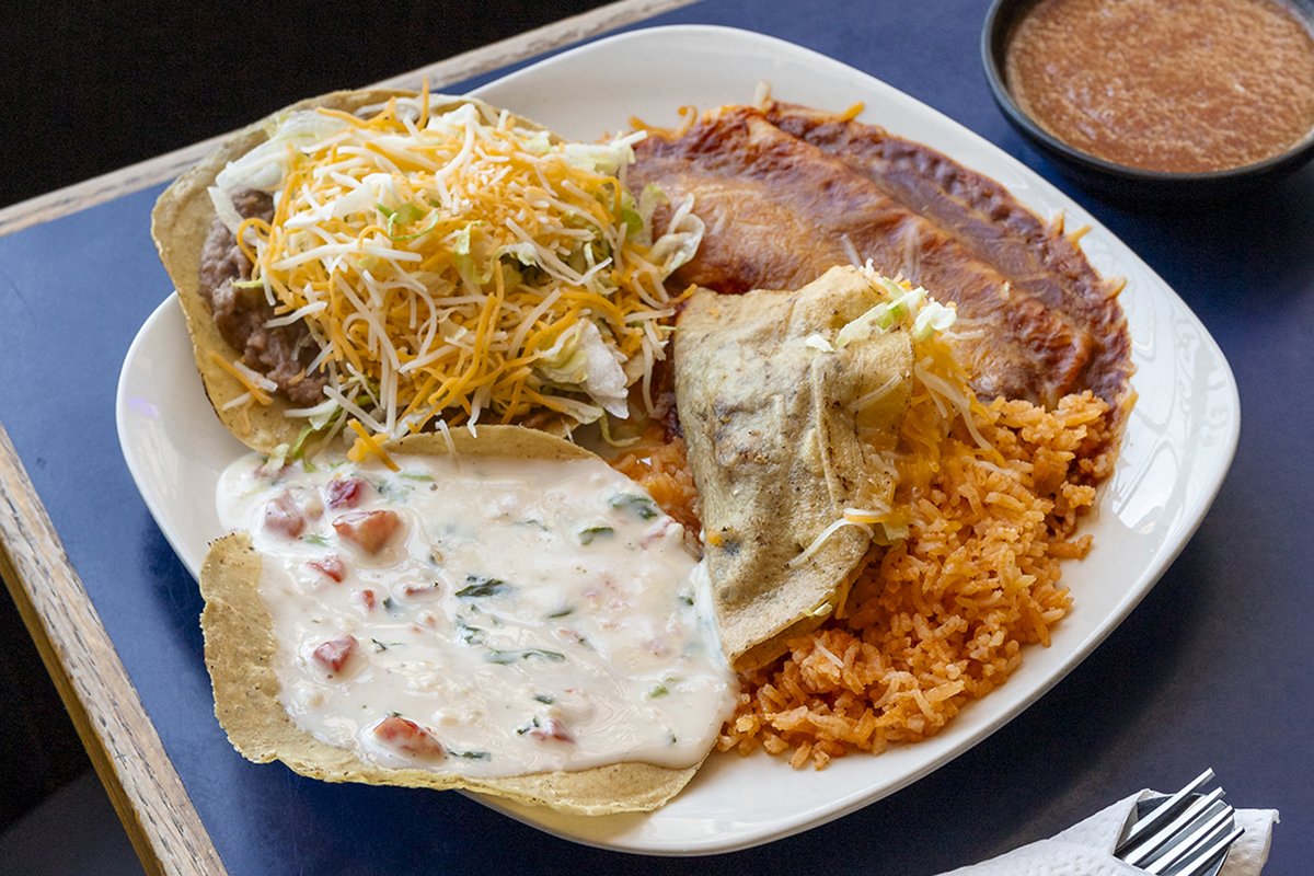 CousinRobPlato_Lilly’sCantina