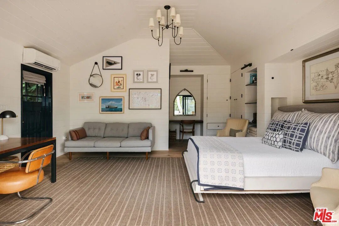 Realtor.com - Tony Hale 8