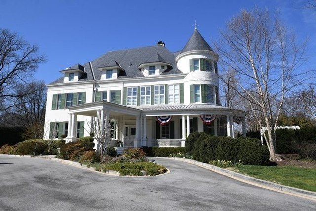 kamala harris' real estate portfolio