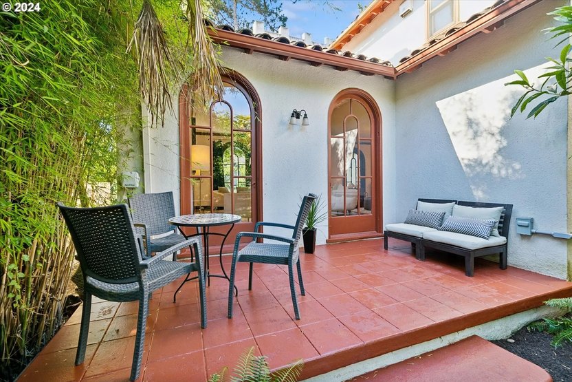 Realtor.com - Stephen Malkmus 8