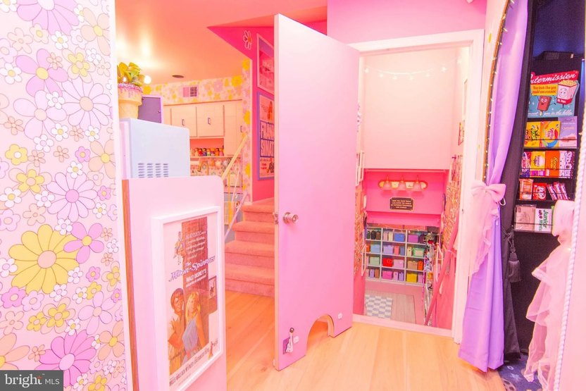 pink house in Hamilton, NJ