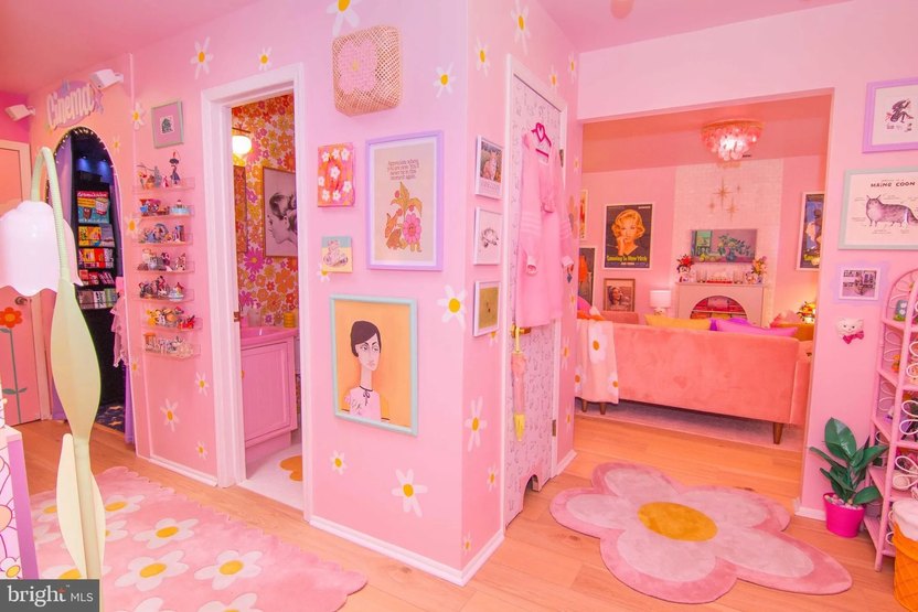 Pink house in Hamilton, NJ