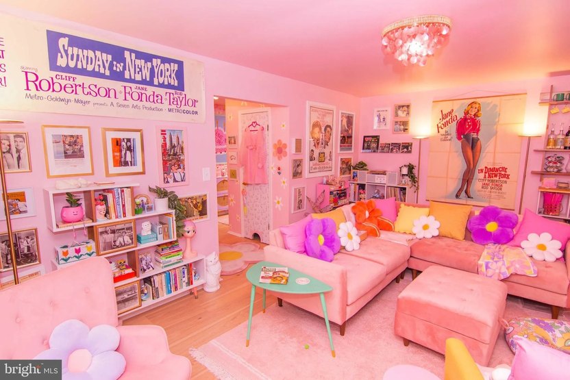 Pink house in Hamilton, NJ