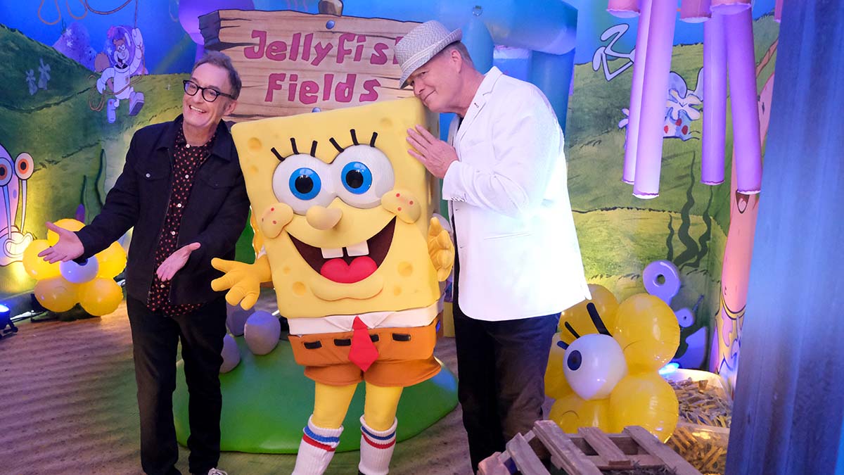 Tom Kenny (left) voice of SpongeBob Square Pants and Bill Fagerbakke, voice of Patrick Star pose at the Paramount Lodge. Photo by Chris Stone