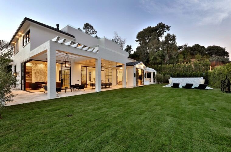 LeBron's $23 million Brentwood mansion