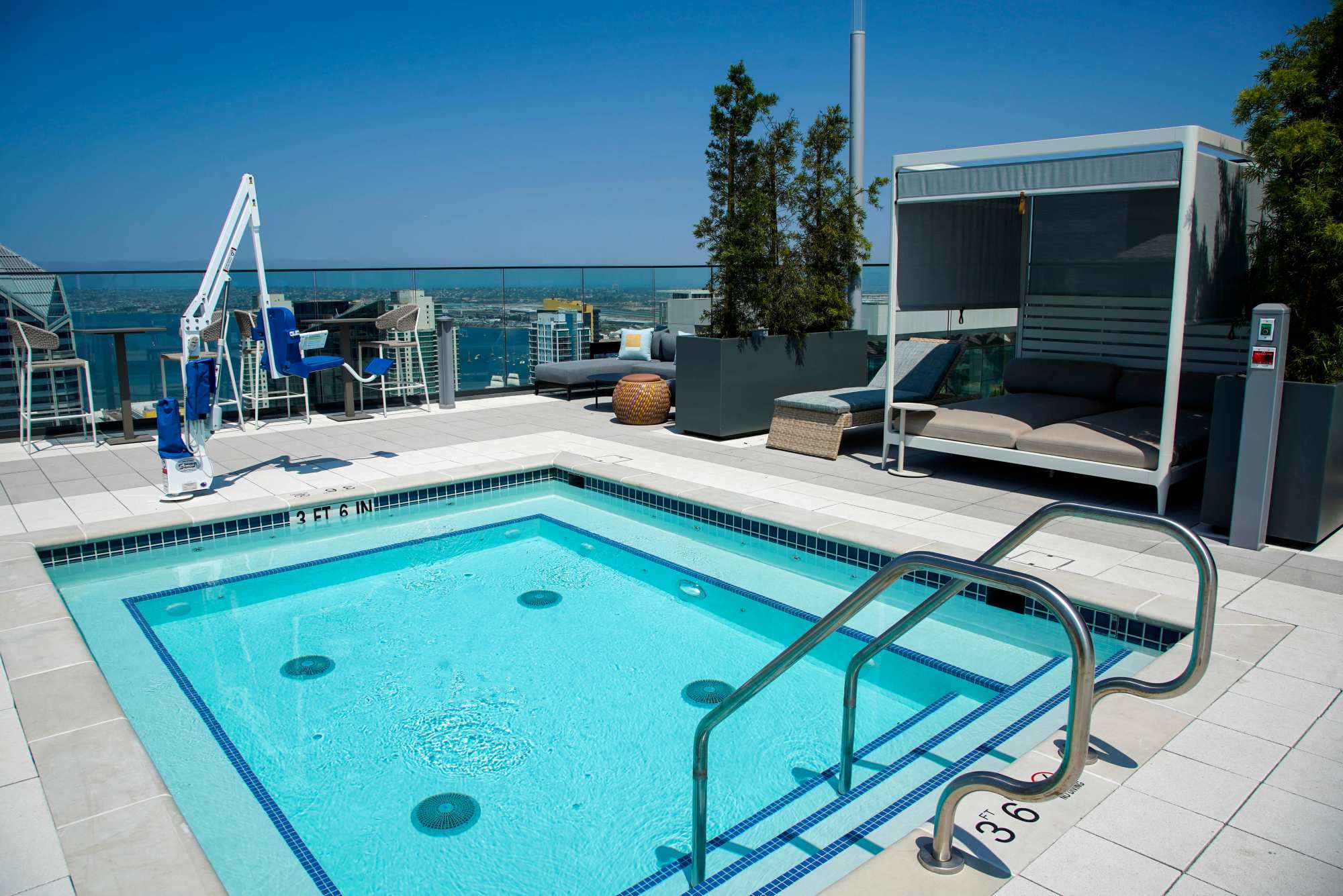 West's Sky Lounge includes a pool and spa area with coastal and city views. (Alejandro Tamayo / The San Diego Union-Tribune)