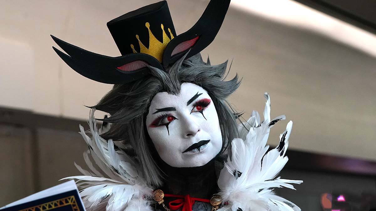 Missa Anglin of San Diego as Stolas. Photo by Chris Stone