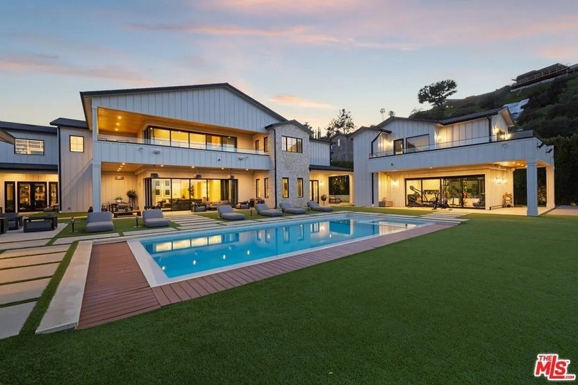 Realtor.com - Chris Paul 7