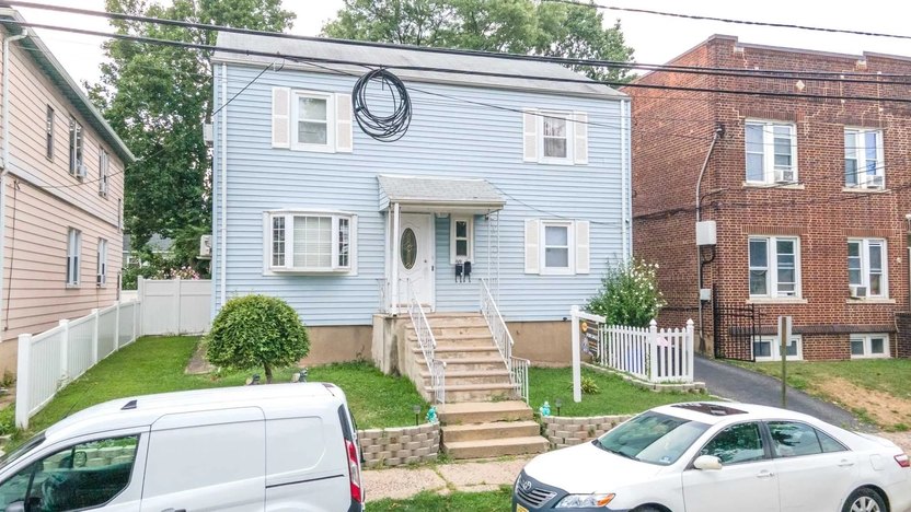 2-bedroom, 2-bathroom condo/townhome/rowhome/coop for sale in Hoboken, NJ