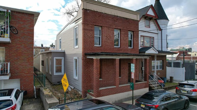 6-bedroom, 4-bathroom multi-family home for sale in Union City, NJ