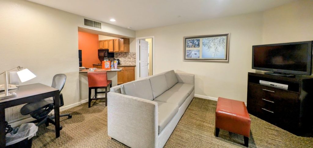 Sonesta Suites Torrance/Redondo Beach 2 Bedroom Suite - living room and kitchen