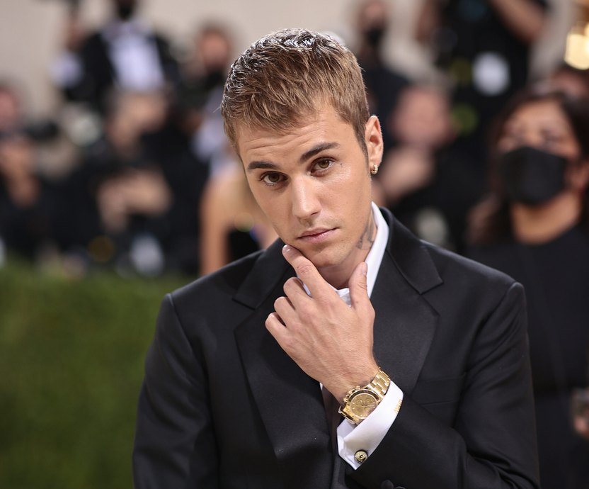 NEW YORK, NEW YORK - SEPTEMBER 13: Justin Bieber attends The 2021 Met Gala Celebrating In America: A Lexicon Of Fashion at Metropolitan Museum of Art on September 13, 2021 in New York City. (Photo by Dimitrios Kambouris/Getty Images for The Met Museum/Vogue )