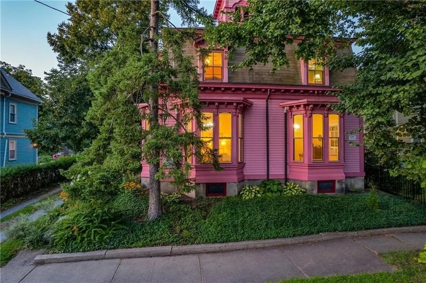 Pink house in Providence