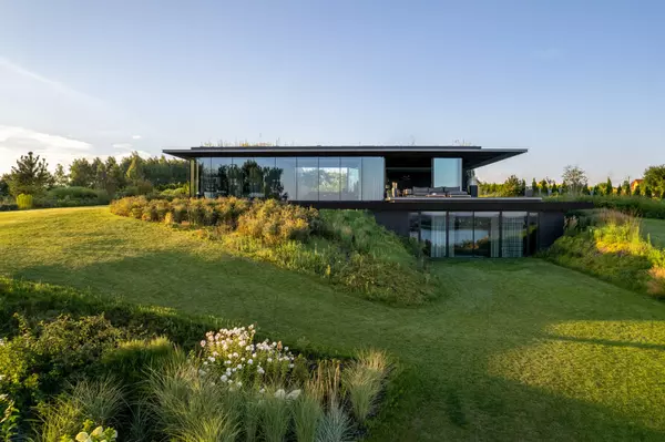 Love Nature and Modern Design? Draw Inspiration from This Polish Slope House,Katie Barton