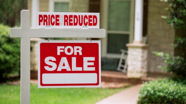 Is It Time To Slash The Asking Price On Your House? Why Price Reductions Aren’t As Bad As You Think—and Could Even Bring on a Bidding War
