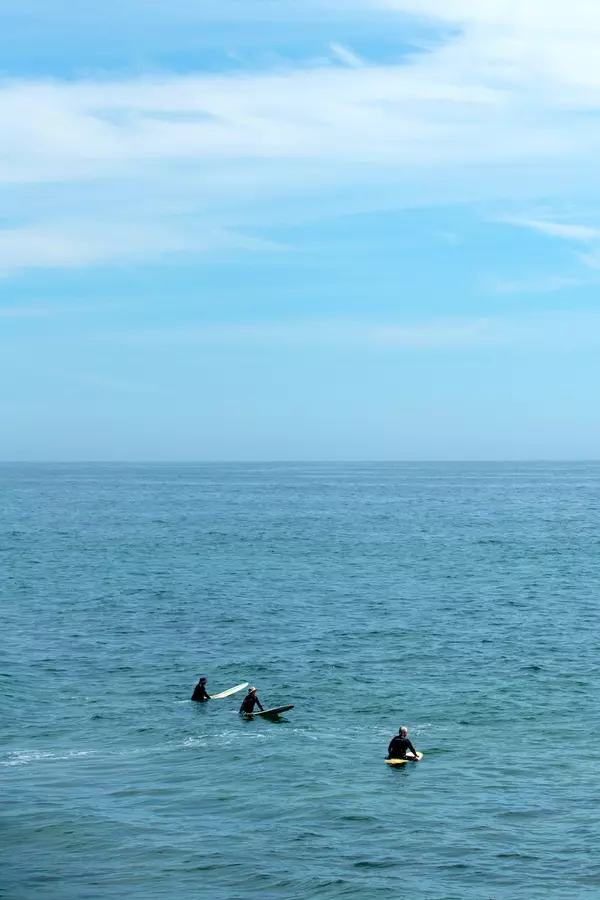 Paddling Out with California&#8217;s Older Women Surfers,Amelia Rodriguez