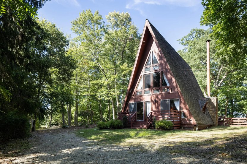 10742 Maharg Rd, Saint Louisville, OH 43071