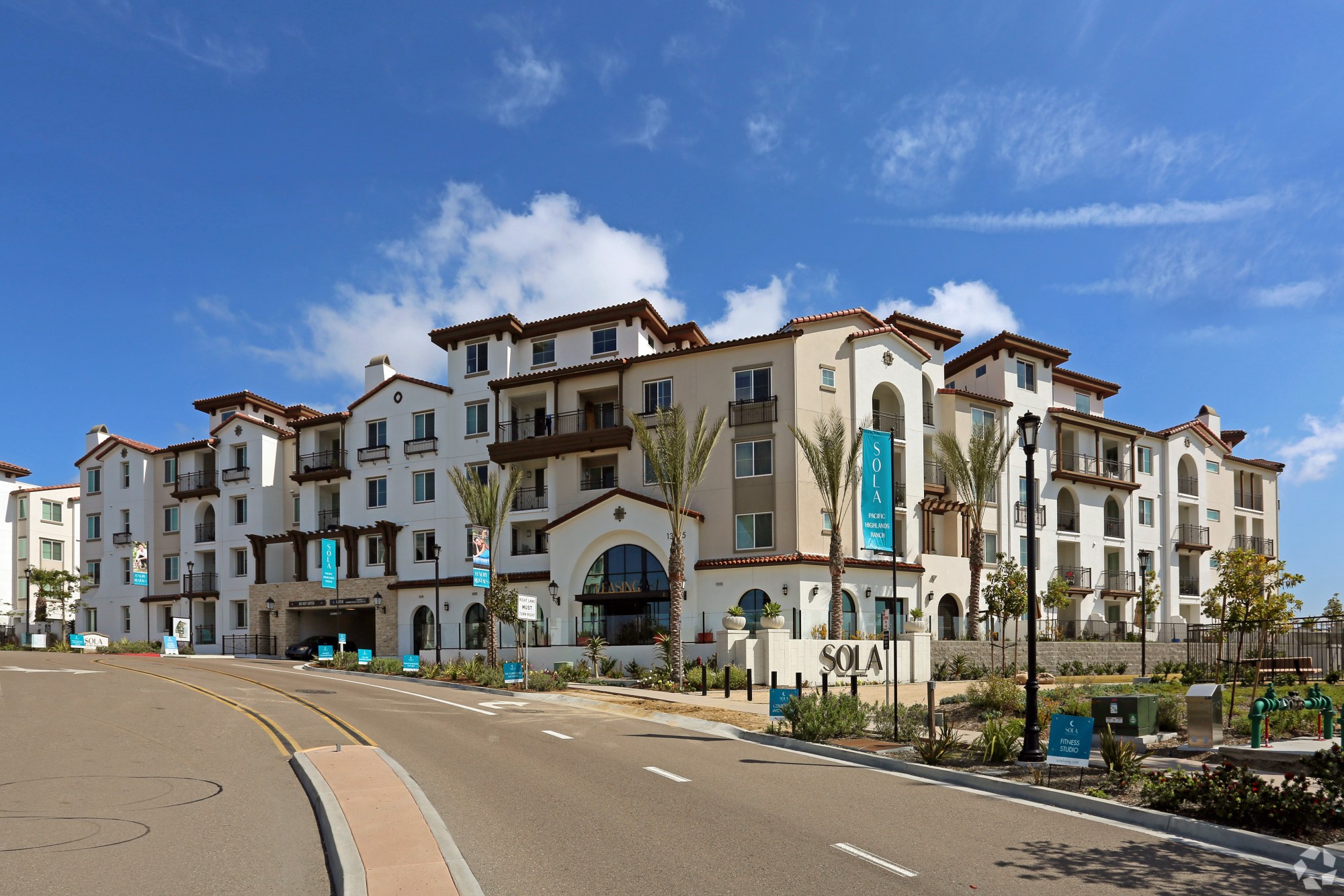 The Sola at Pacific Highlands Ranch, a 252-unit complex that opened in 2018, is offering up to one month free on some units. The average rent is $3,305 a month for a one-bedroom, said CoStar, and $4,452 for a two-bedroom. (CoStar)