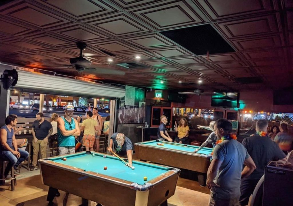pool tables at alibi bar