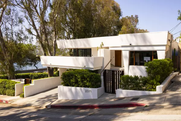 feature image of Eric Lloyd Wright’s Ross House In Silver Lake