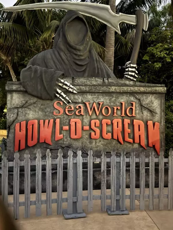 feature image of Get Your Spook on at Howl-O-Scream at SeaWorld San Diego