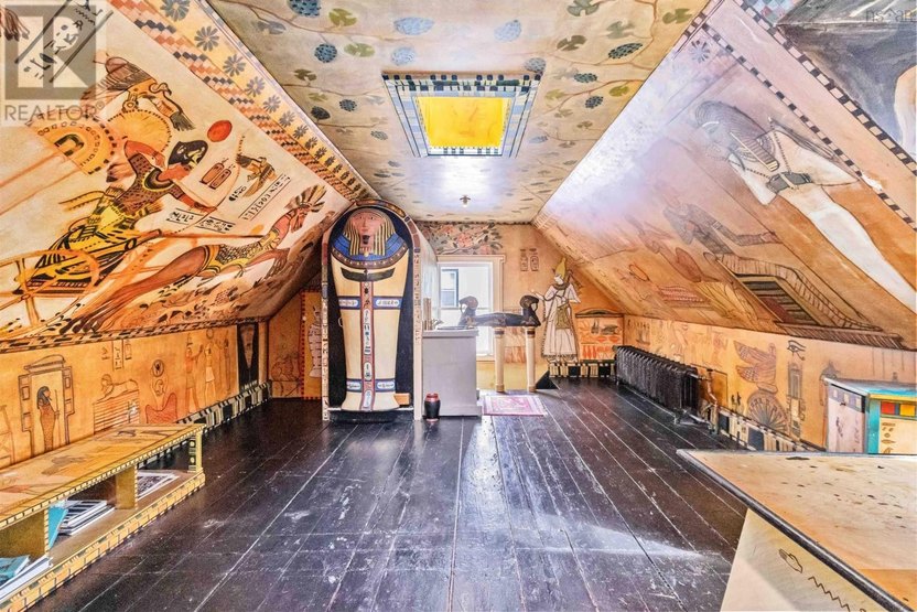 Seemingly-Idyllic $1 Million Townhouse Causes a Stir With Over-the-Top Egyptian 'Tomb Room'