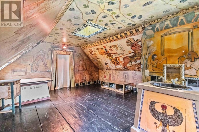 Seemingly-Idyllic $1 Million Townhouse Causes a Stir With Over-the-Top Egyptian 'Tomb Room'