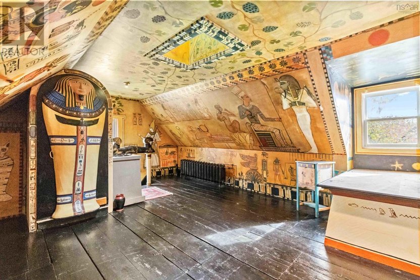 Seemingly-Idyllic $1 Million Townhouse Causes a Stir With Over-the-Top Egyptian 'Tomb Room'