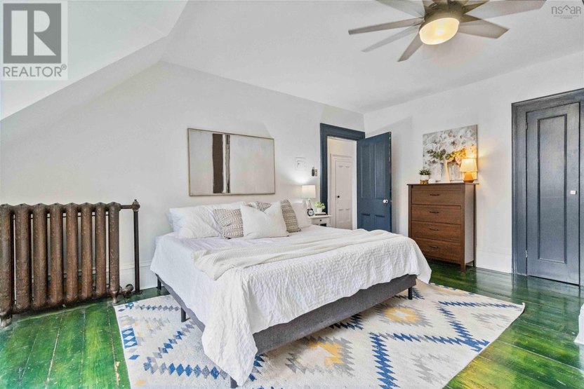 Seemingly-Idyllic $1 Million Townhouse Causes a Stir With Over-the-Top Egyptian 'Tomb Room'