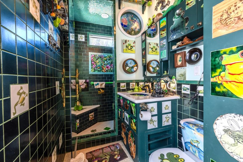 frog bathroom in Boca Raton, FL