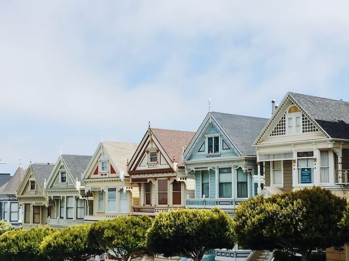 A row of houses that await you when settling into your new neighborhood