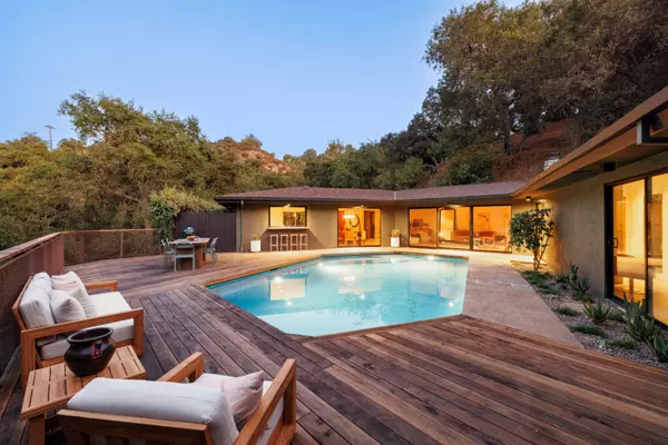 feature image of Mid-Century California Chic In The Flintridge Hills, $3.765M