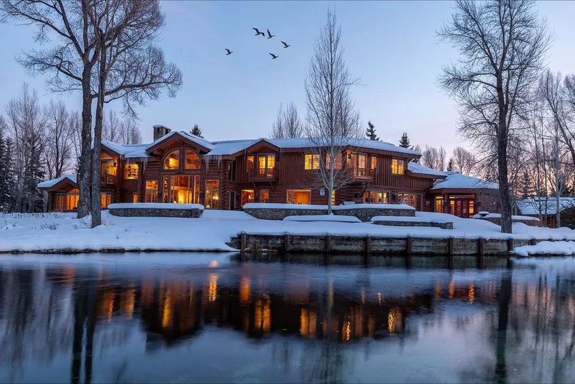 most luxurious ski towns in America