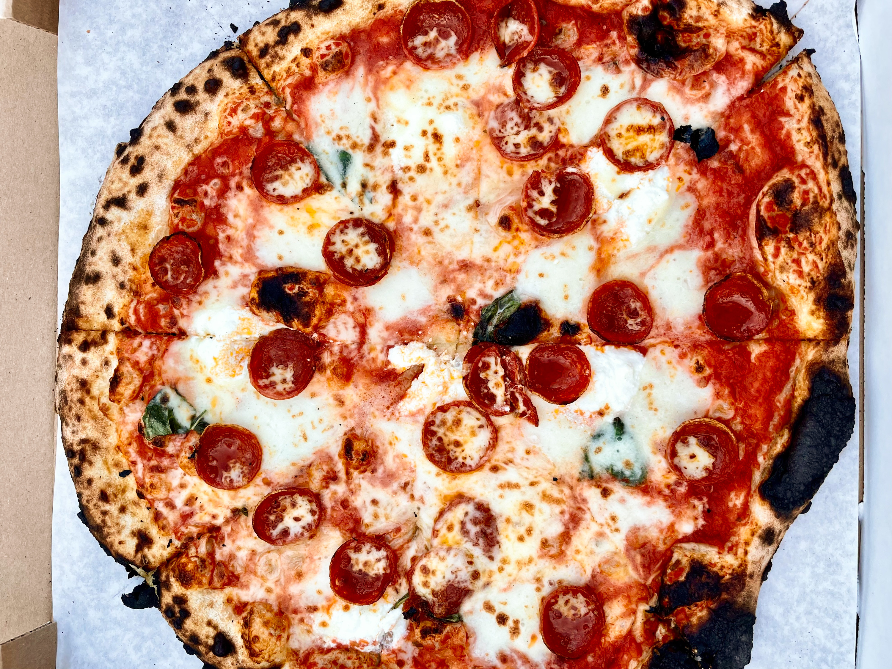 Side Pie pizza in Altadena