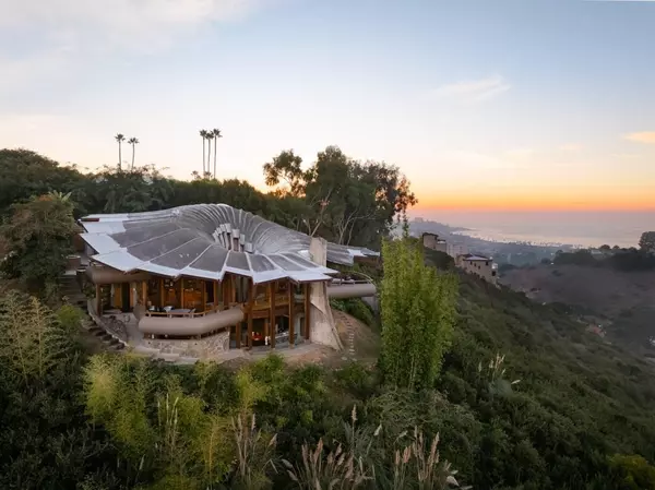 Inside the 5,000-Square-Foot Modernist Home Built Into a Cliff,Cole Novak