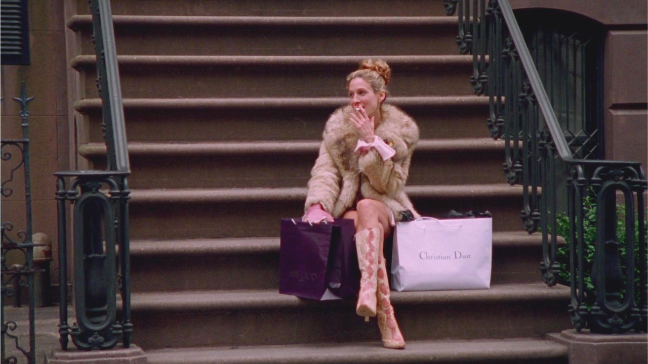 Real-Life Owner of Carrie Bradshaw's 'Sex and the City' Apartment Takes Drastic Step to Stop Fans From Taking Photos On Iconic Stoop