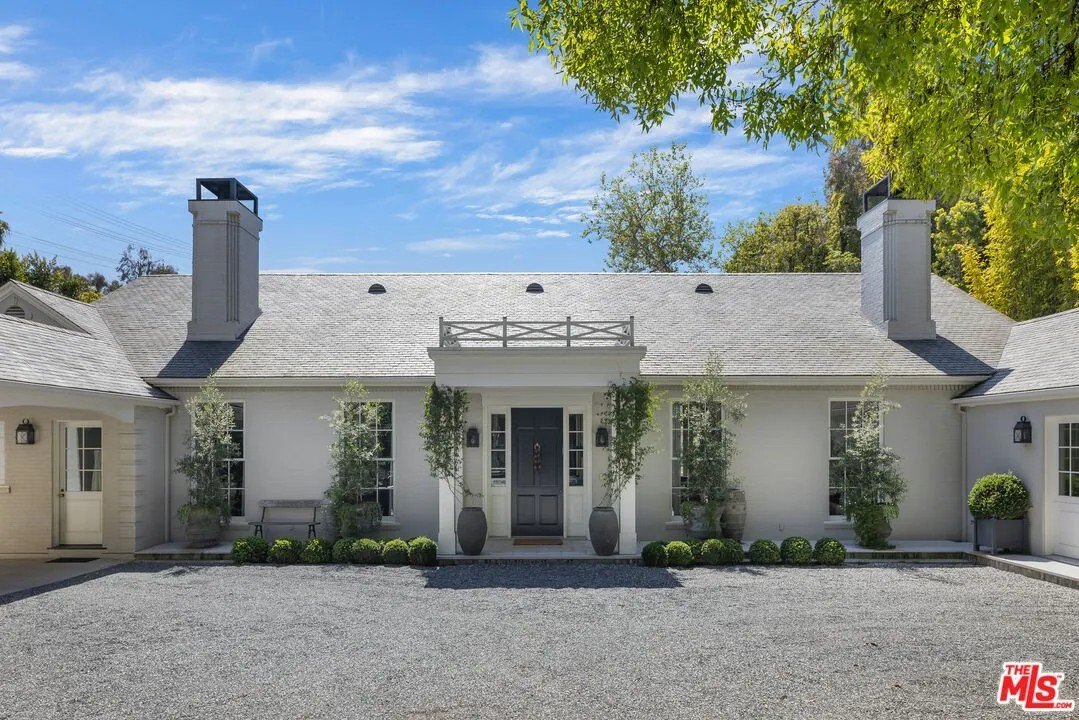 Gwyneth Paltrow Gets $22 Million for Her Los Angeles Home