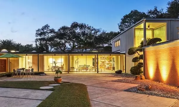 &#8216;Pristine&#8217; $2.25 Million Midcentury Modern New Orleans Compound Hits the Market for the First Time in Its 70-Year History