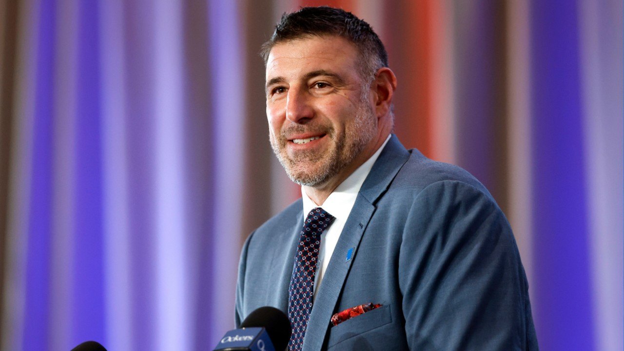 The Patriots' New Coach Mike Vrabel Has Bought a Home In Every City He's Worked—So, Is Boston Next?