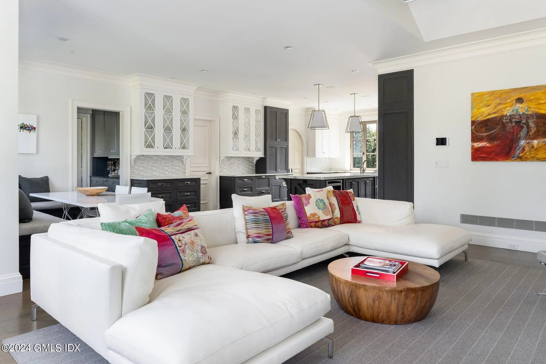 Riverside, CT estate open kitchen family room