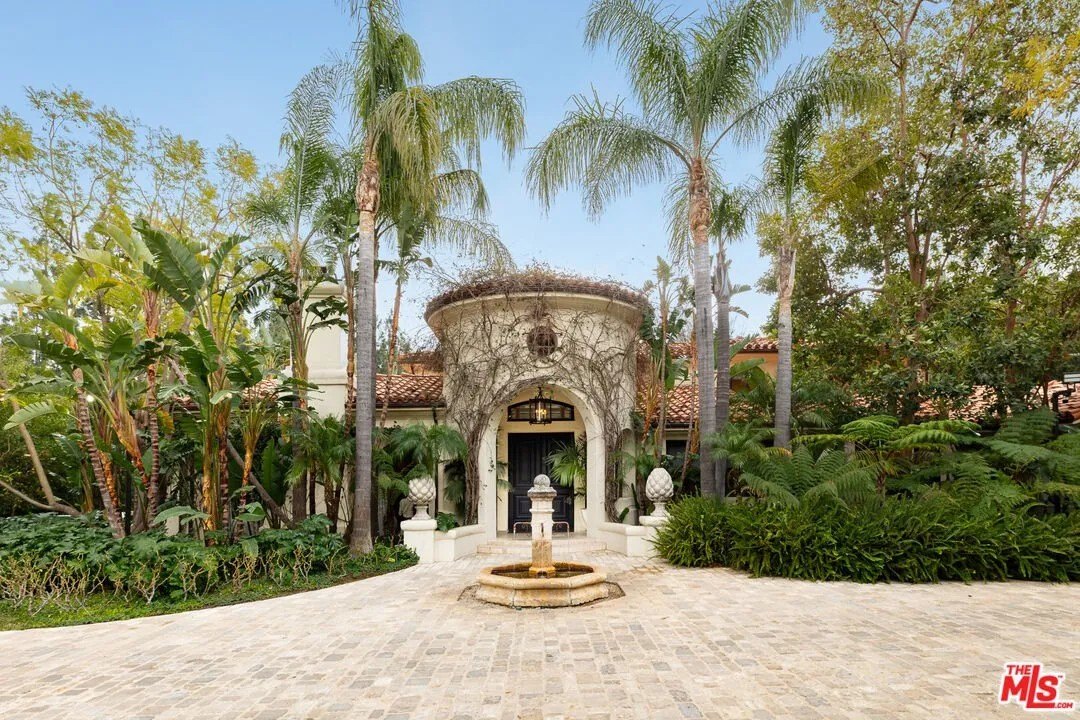 Kris Jenner Selling Iconic Keeping Up With the Kardashians Mansion for $13.5 Million