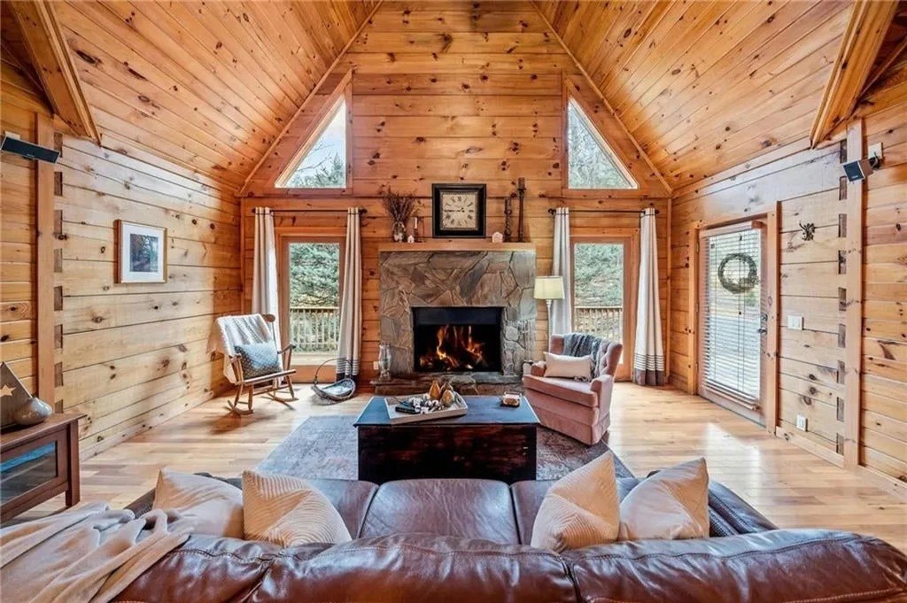 5 for Friday: Date Night Dwellings: Romantic Homes That Will Put You In the Mood for Love