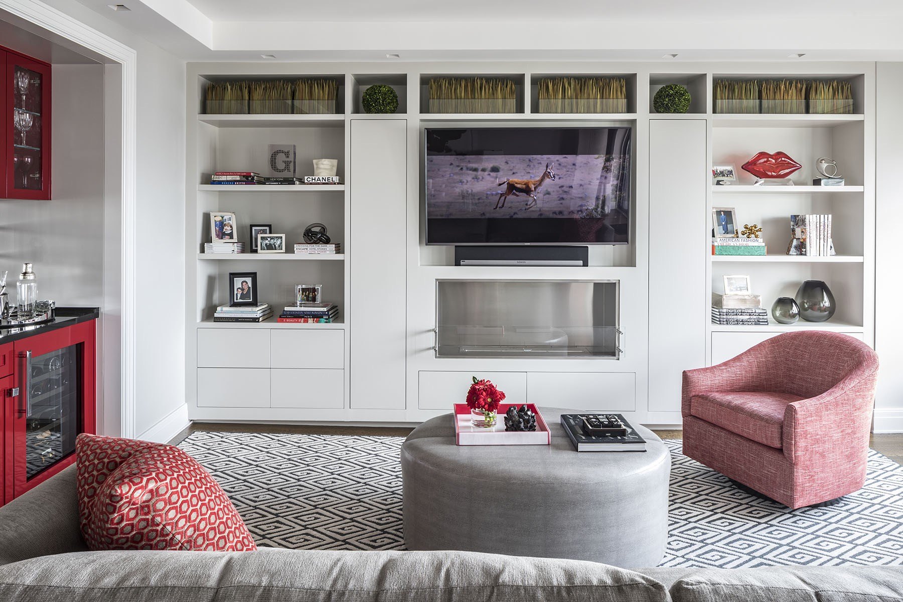 Famed Beauty Mogul Laura Geller Reveals How She Turned a Drab Bachelor Pad Into a Pop Art-Filled Party Paradise