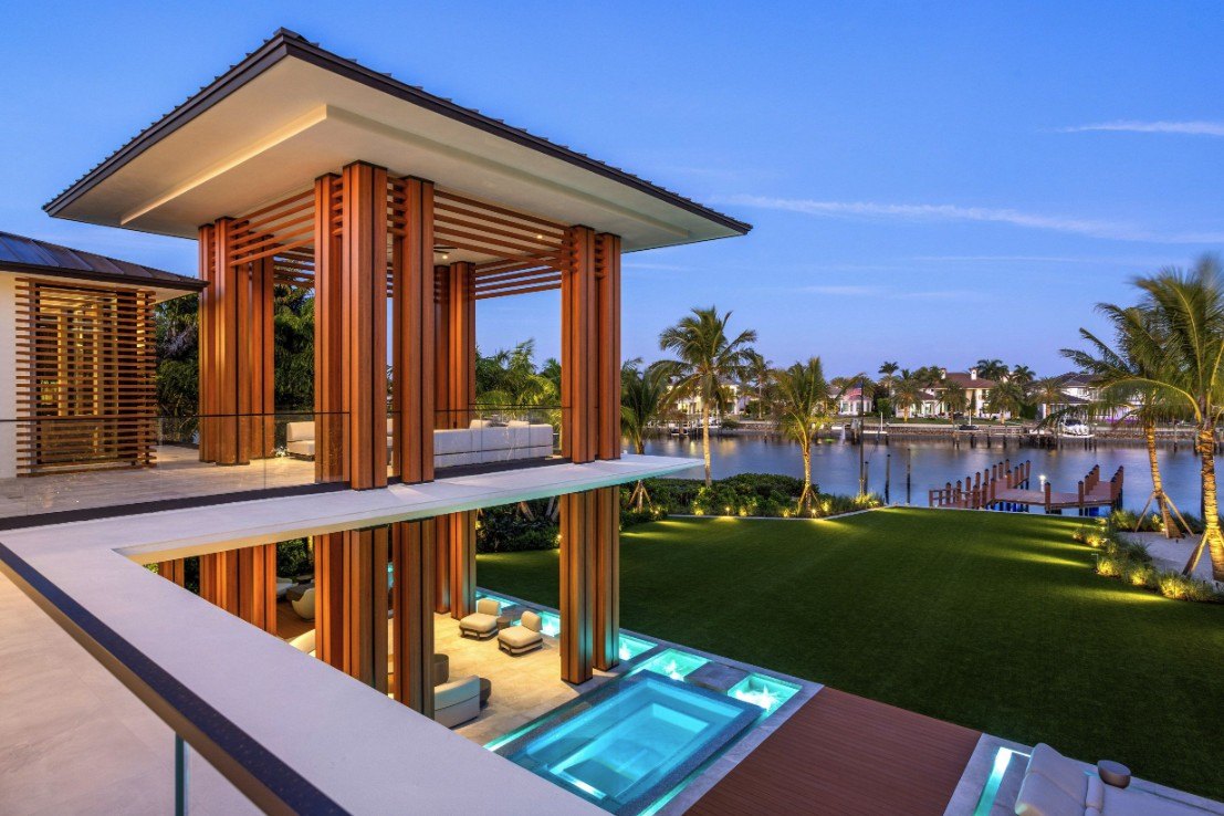 There are multiple stories of indoor/outdoor, easy elegance.