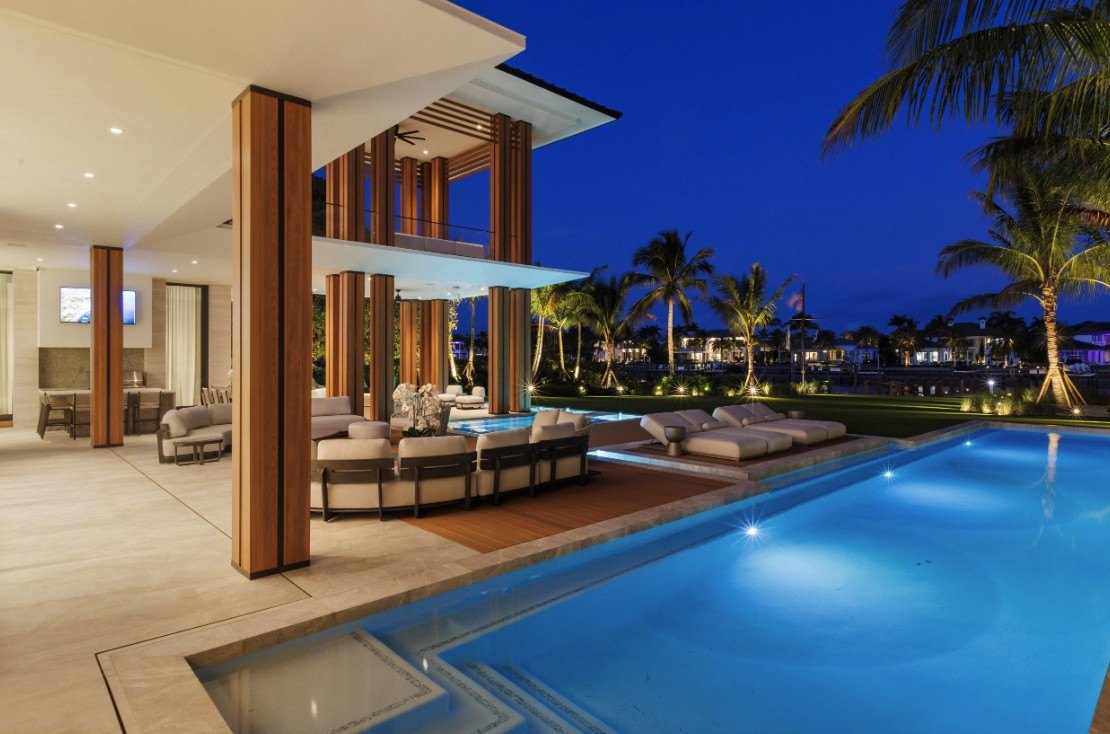 There's ideal space for outdoor entertaining.