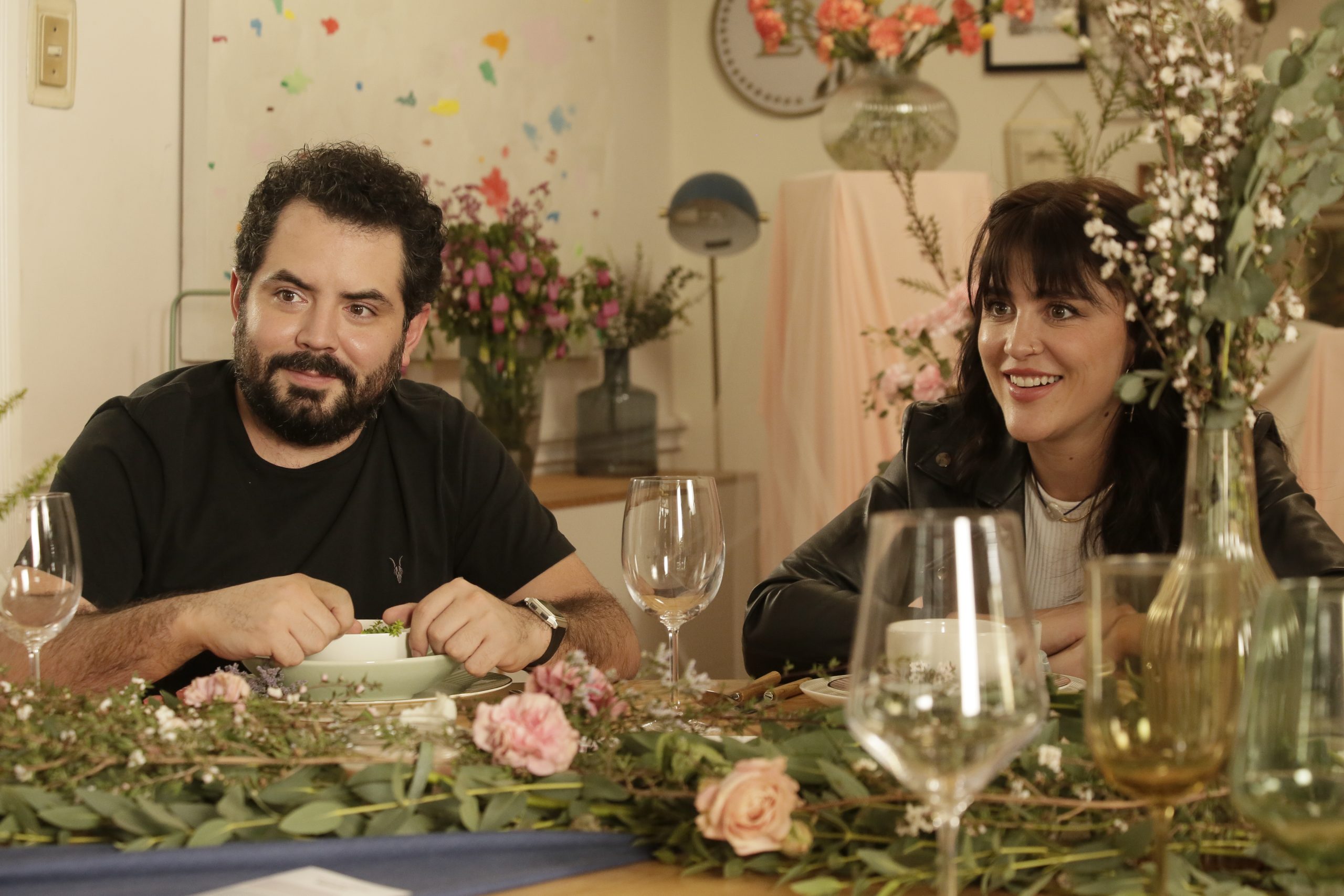 ‘Mesa de Regalos’ Offers Unbreakable Bonds of Family, Friendship