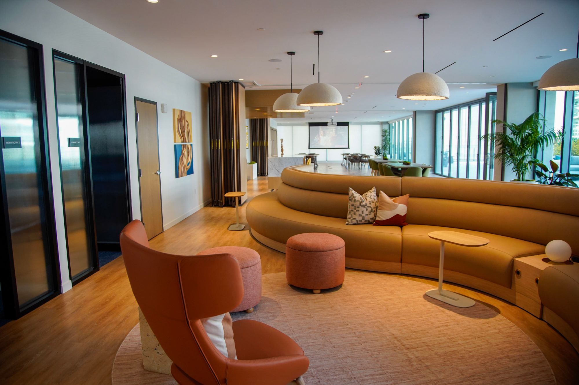 A portion of the ninth floor amenity level at West is set up like a coworking space. (Alejandro Tamayo / The San Diego Union-Tribune)
